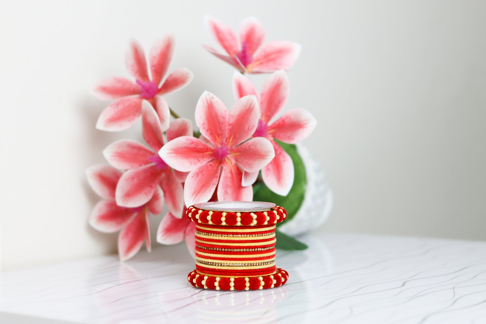 লাল ভেলভেট চুড়ি সেট