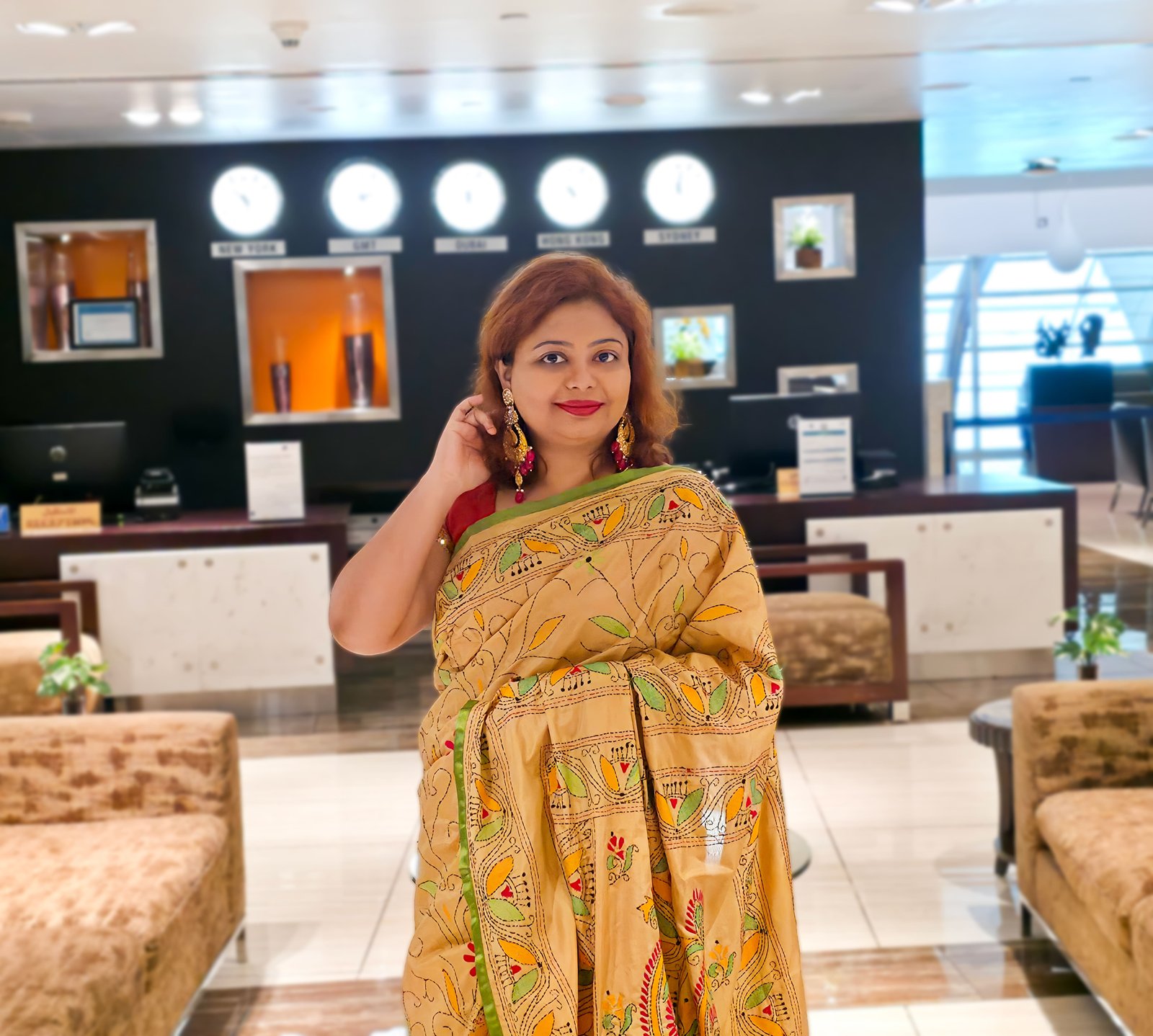 বেইজ নকশী স্টিচ শাড়ি